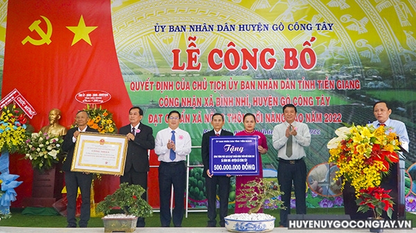 Huyện Gò Công Tây: long trọng tổ chức lễ ra mắt xã Bình Nhì đạt chuẩn Nông thôn mới nâng cao