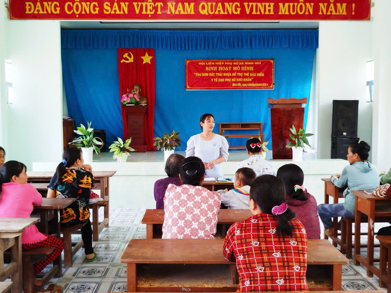 Hội Liên hiệp phụ nữ (HLHPN) xã Bình Nhì tổ chức sinh hoạt mô hình “Thu gom rác thải nhựa, hỗ trợ mua thẻ bảo hiểm y tế cho phụ nữ khó khăn” trên địa bàn ấp Bình Hòa Đông